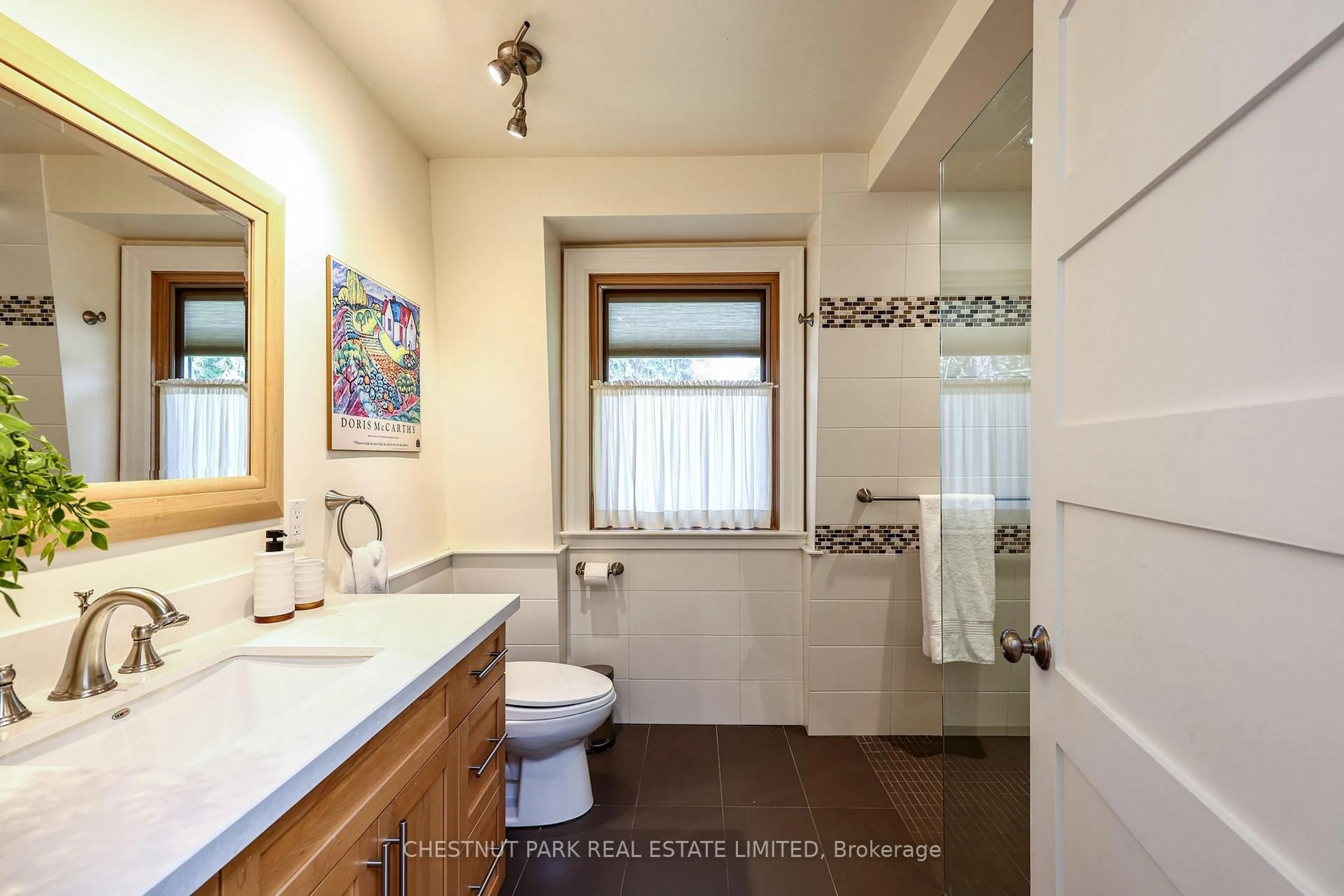 trreb/IMG-E13824460_3d2dc077-c017-4335-8ecf-5f50ec0ec17e-l.jpg