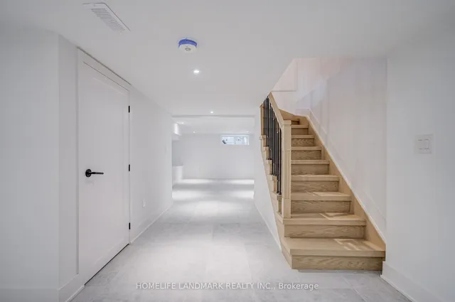 34 Hiawatha Rd, Toronto 5