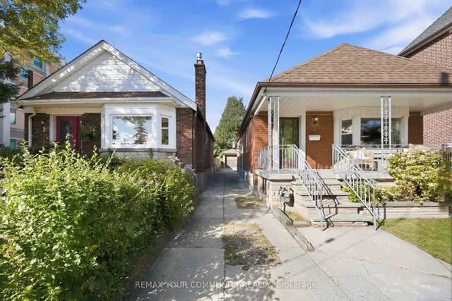 4 Crestland Ave, Toronto 2