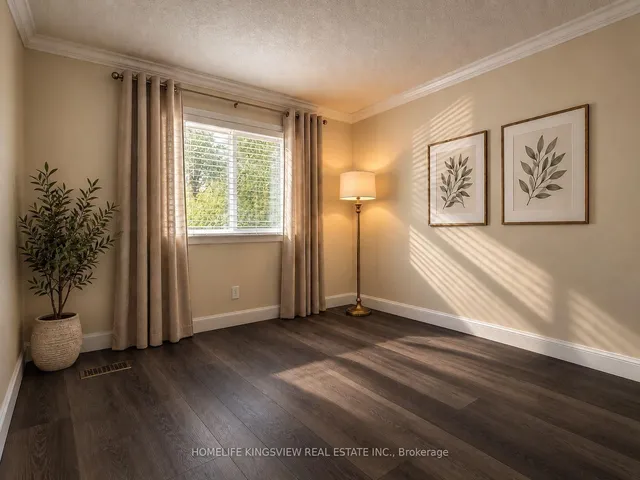 39 Pioneer Ptwy, Toronto 5