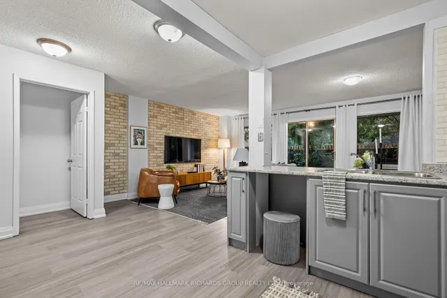 11 Livonia Pl #18, Toronto 5