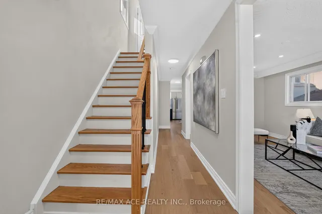 4 Linden Ave, Toronto 3
