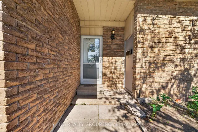 50 Blackwell Ave #10, Toronto 4