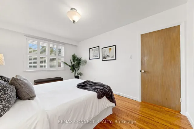 15 Grassington Cres, Toronto 5