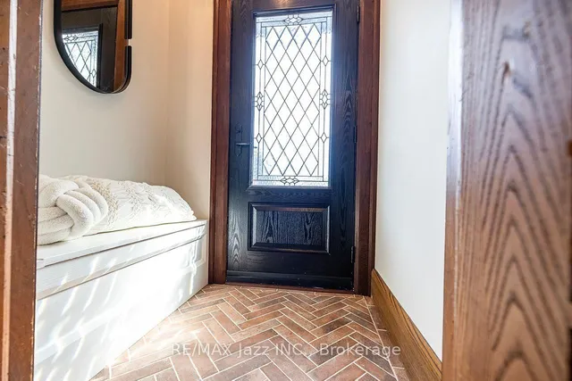 142 Adelaide Ave, Oshawa 4