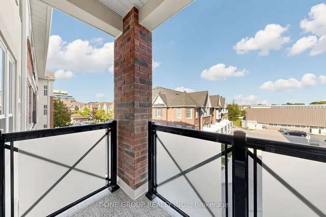 10 Mendelssohn St #302, Toronto 5