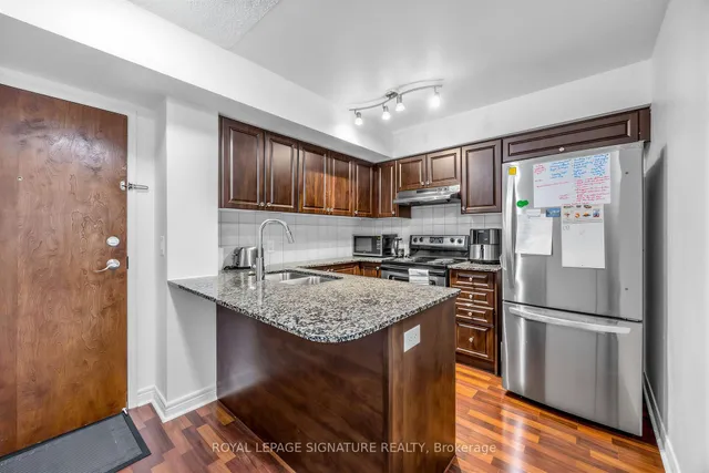 60 Fairfax Cres #322, Toronto 5