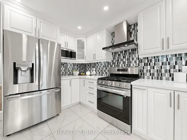 120 Queensbury Ave, Toronto 2
