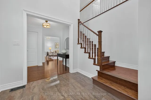 5 Bonacres Ave, Toronto 3