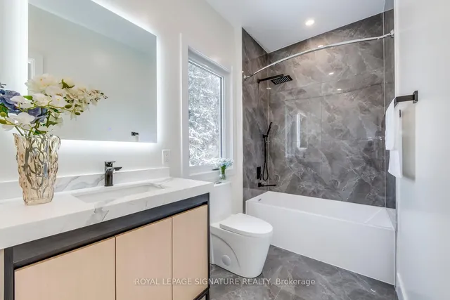 24 Merritt Rd, Toronto 4