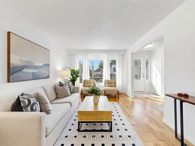 132 Harding Blvd, Toronto 5