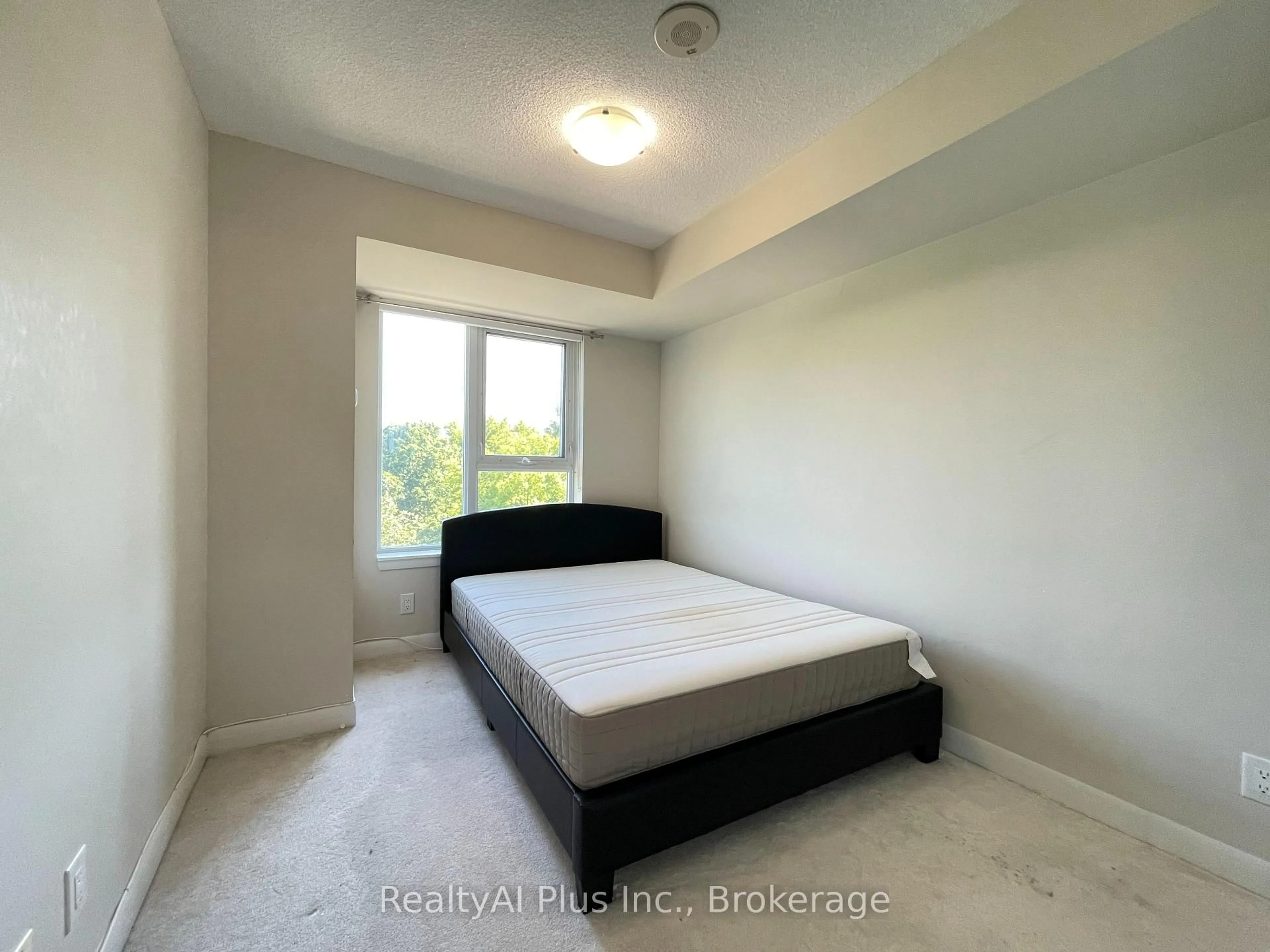 trreb/IMG-E13831494_05e40afd-f7e6-4f84-a2db-a0843dac063c-l.jpg