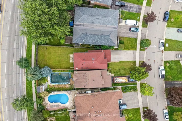 76 Lionhead Tr, Toronto 2