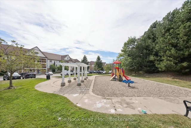 124 Aspen Springs Dr #306, Clarington 4