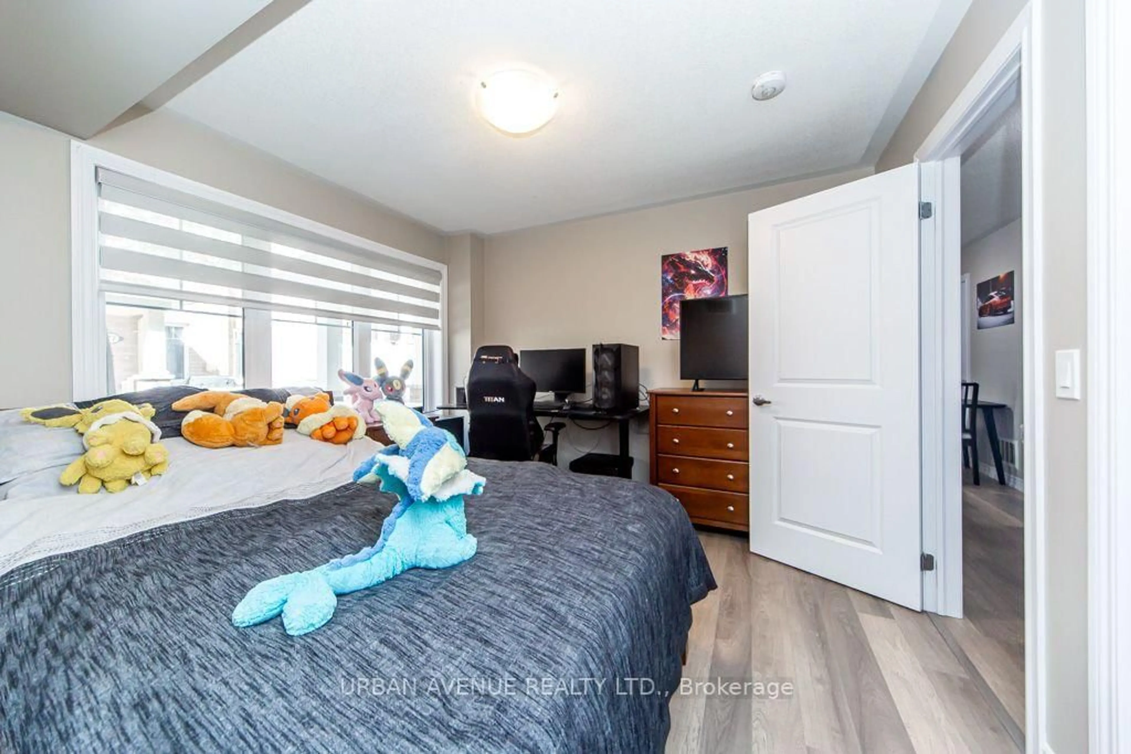 trreb/IMG-E13833602_2d777eb7-f74e-4f6a-ad0e-8a72a6082a67-l.jpg