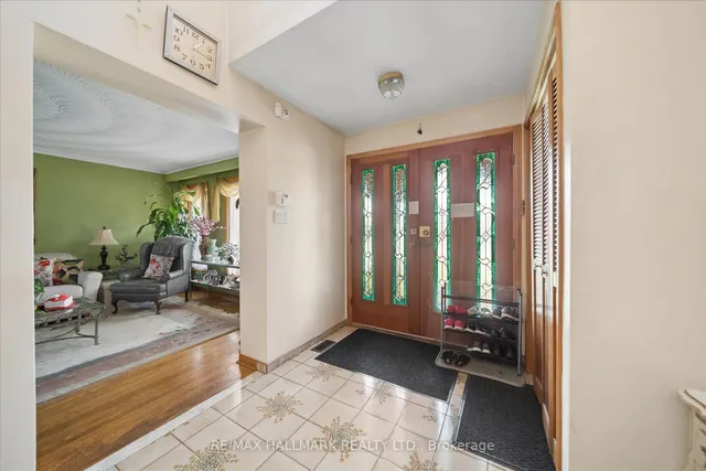 16 Ascolda Blvd, Toronto 4