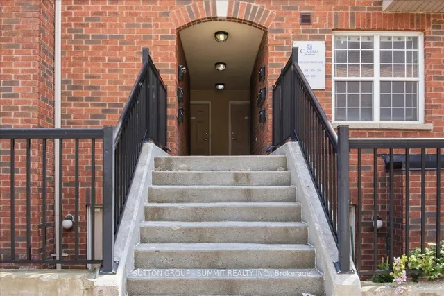 25 Strangford Lane #201, Toronto 4
