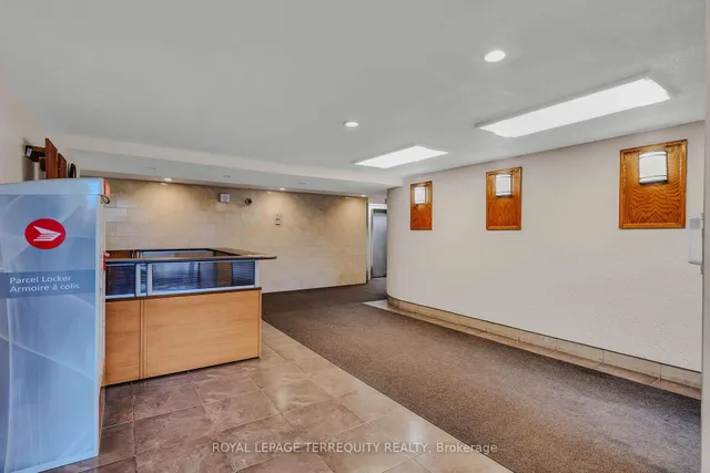 180 Markham Rd #816, Toronto 4