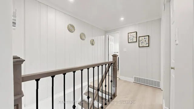 982 Renfrew Crt, Oshawa 5