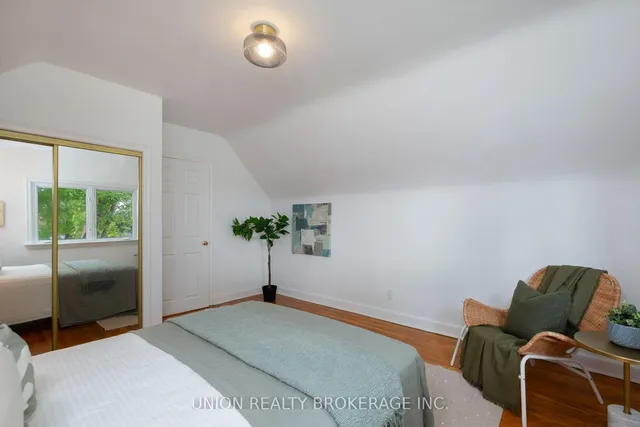 28 Singleton Rd, Toronto 2