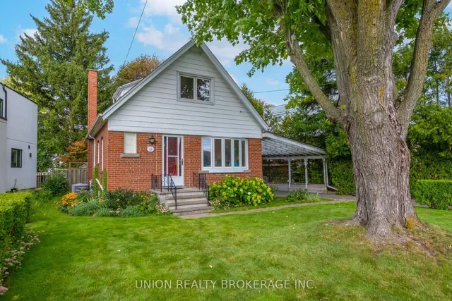 28 Singleton Rd, Toronto 3