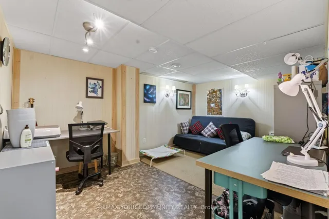 6 Standbridge Crt, Toronto 4