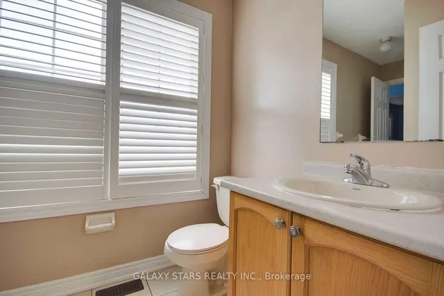 4 Spall Crt, Toronto 3