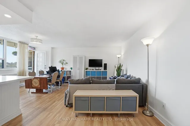 180 Markham Rd #503, Toronto 2