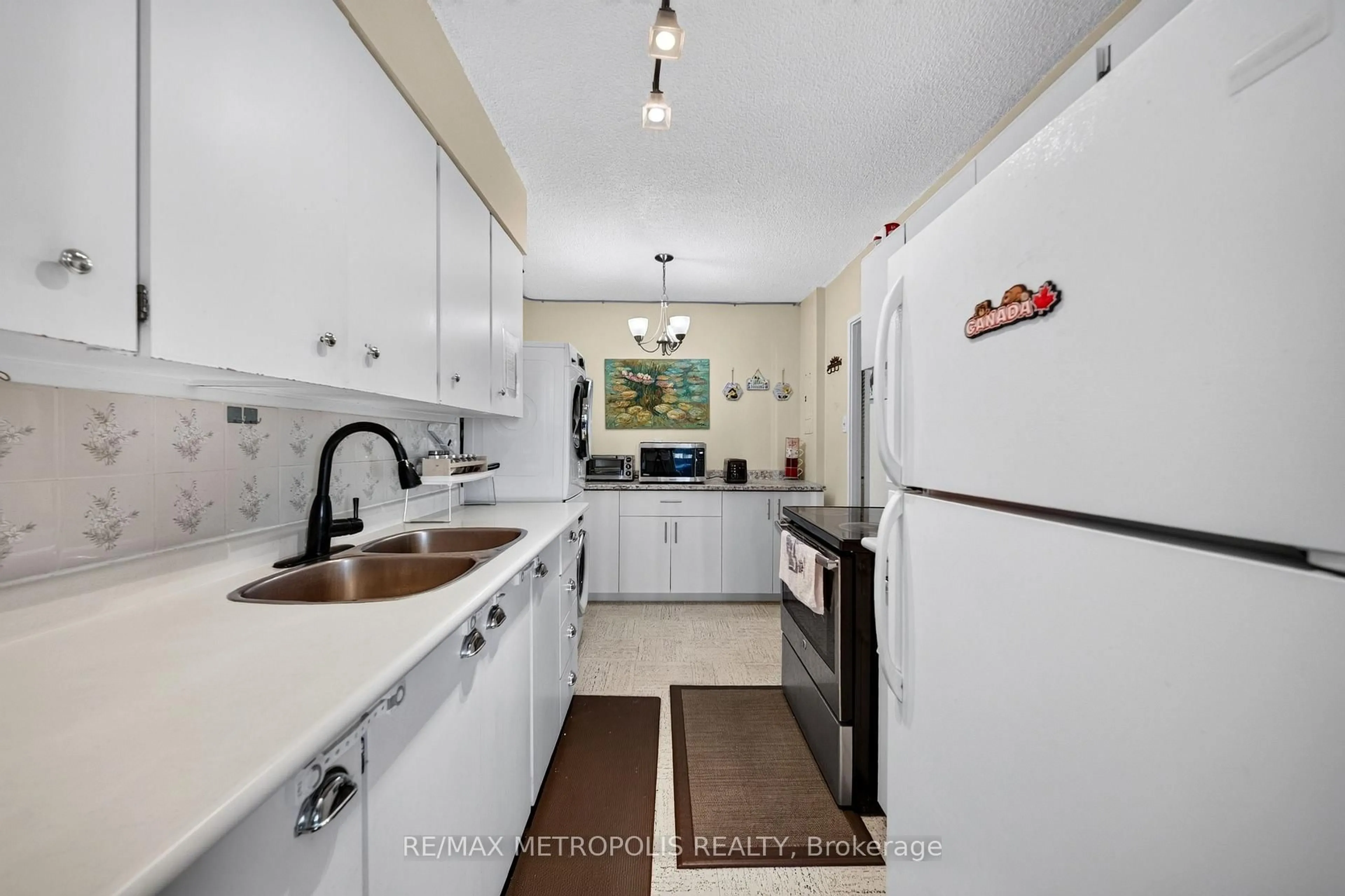 trreb/IMG-E13836710_3d0789bb-6165-45d4-a9b3-a5d9d9bedb95-l.jpg