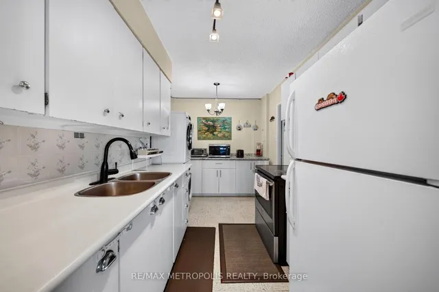 1210 Radom St #801, Pickering 3