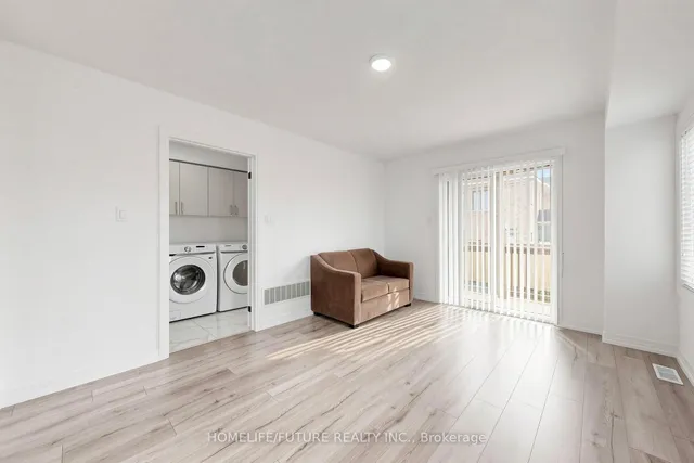1 Bavin St, Clarington 5