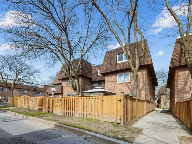 275 Manse Rd #57, Toronto 3