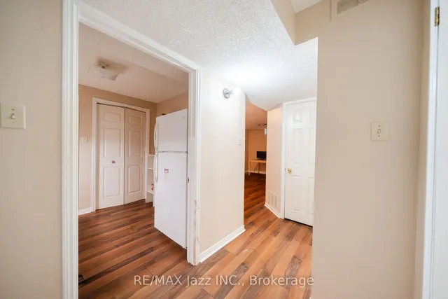 110 Freeland Ave, Clarington 5