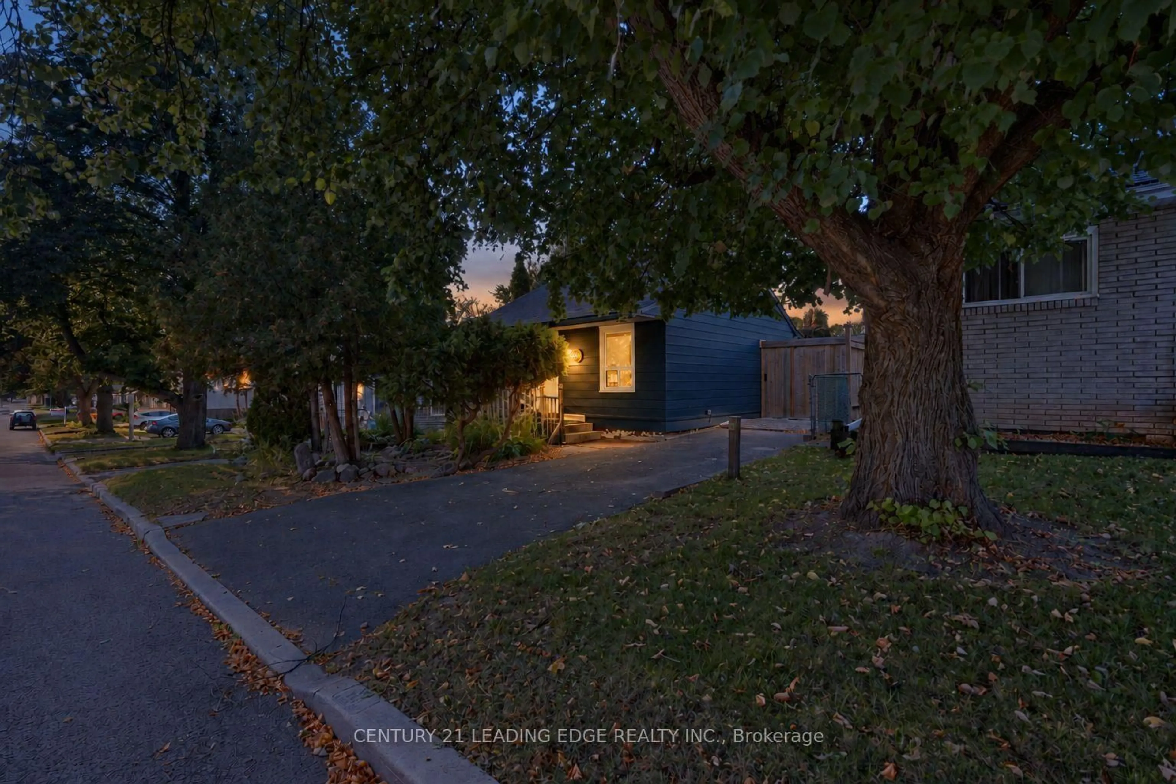 trreb/IMG-E13839060_82e8485a-d06f-43a3-9116-ac84196caece-l.jpg