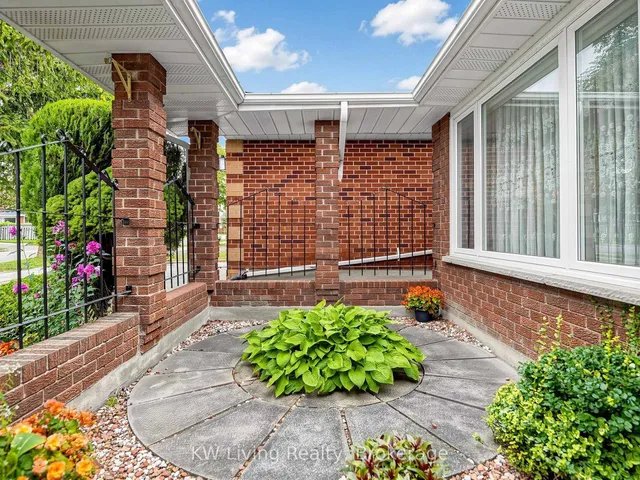 143 Sanwood Blvd, Toronto 5