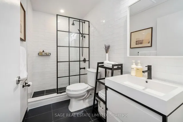 150 Logan Ave #606, Toronto 3