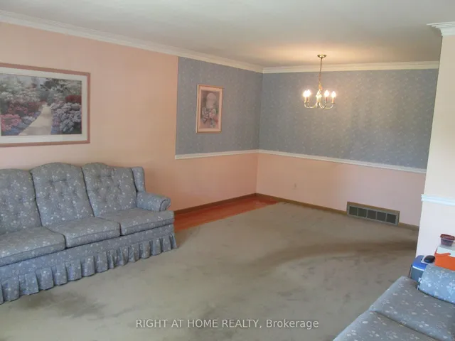 910 Scarborough Golf Club Rd, Toronto 3