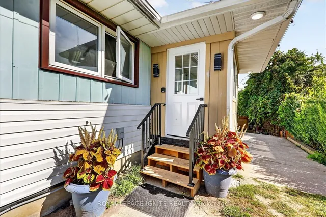 21 Durham St, Clarington 5