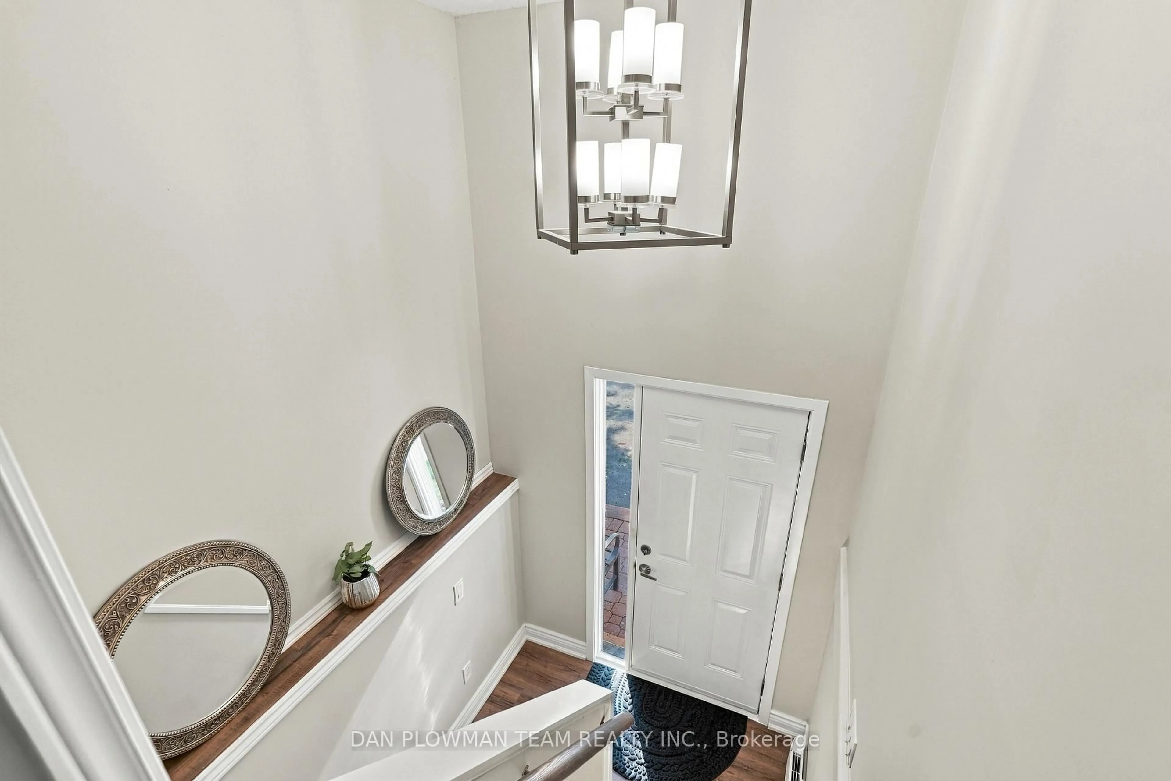 trreb/IMG-E13840846_2b450cf1-e5e7-4f59-996f-fe0026baac76-l.jpg