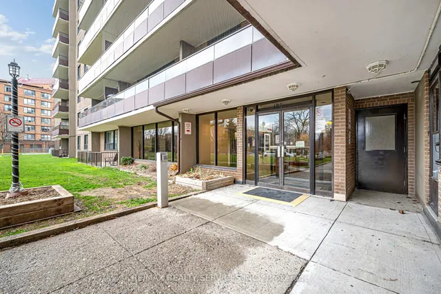 180 Markham Rd #1701, Toronto 3