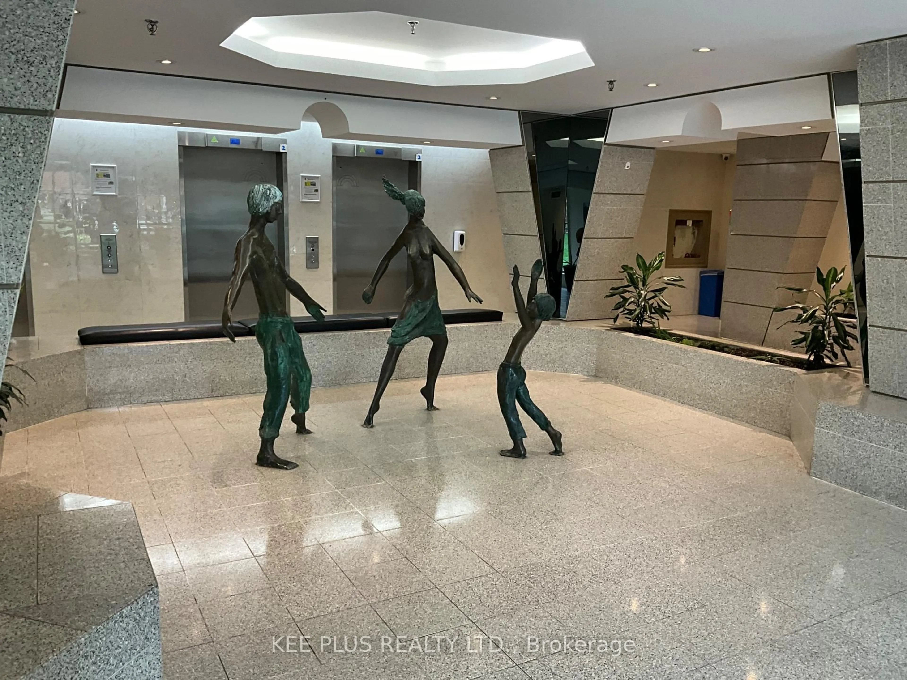 trreb/IMG-E13842026_0d6e104b-c834-48ea-b54f-12d7333660cd-l.jpg