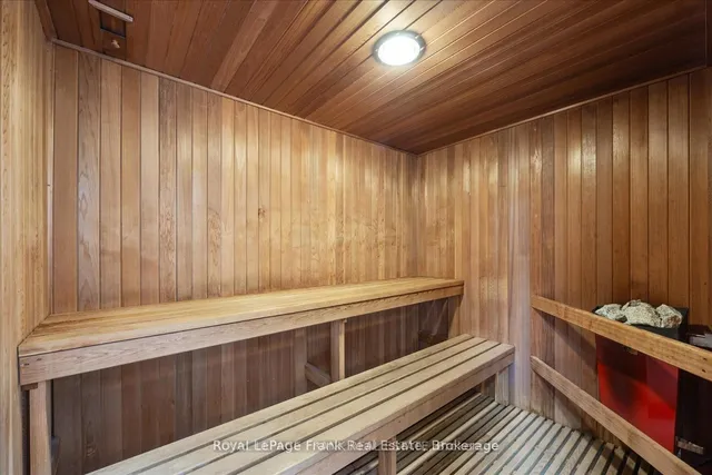 712 Rossland Rd #602, Whitby 5