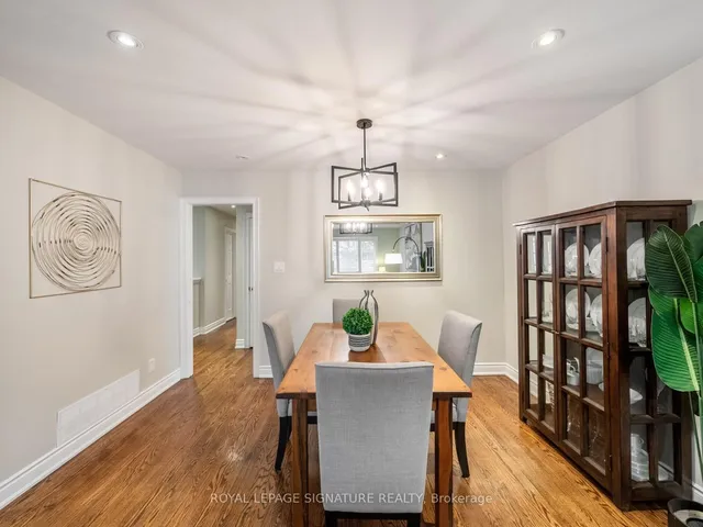 160 Holmcrest Tr, Toronto 4
