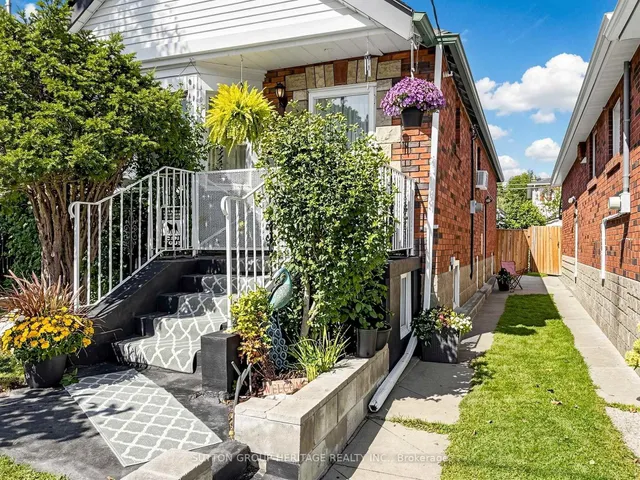 248 Westwood Ave, Toronto 3