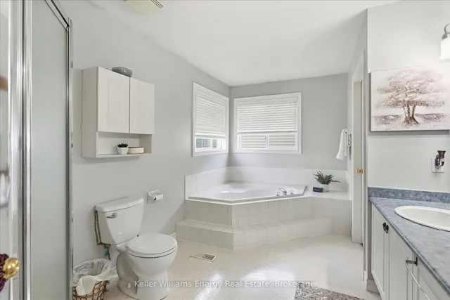 89 Robert Adams Dr, Clarington 4