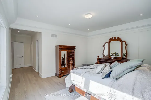 3B Norbury Cres, Toronto 2