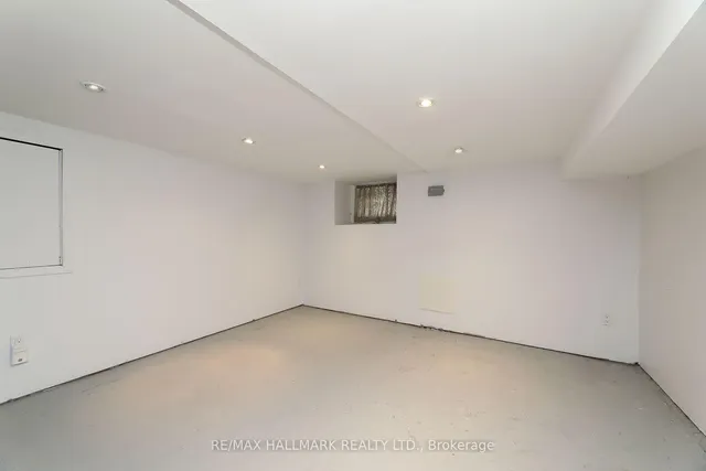 1 Lockwood Rd, Toronto 2