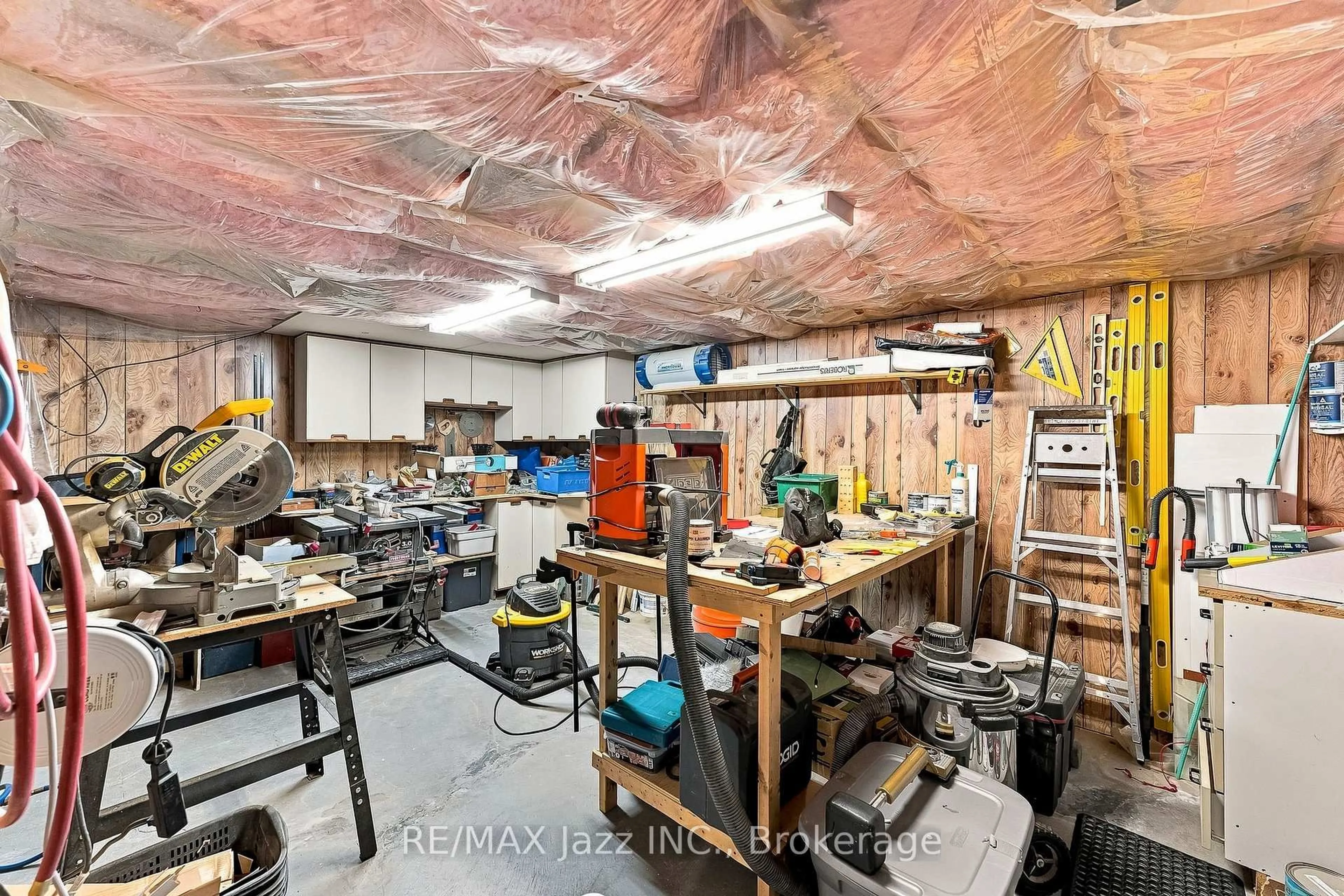 trreb/IMG-E13844100_00f4a4d6-457d-4783-a3ef-127b2173d5ca-l.jpg