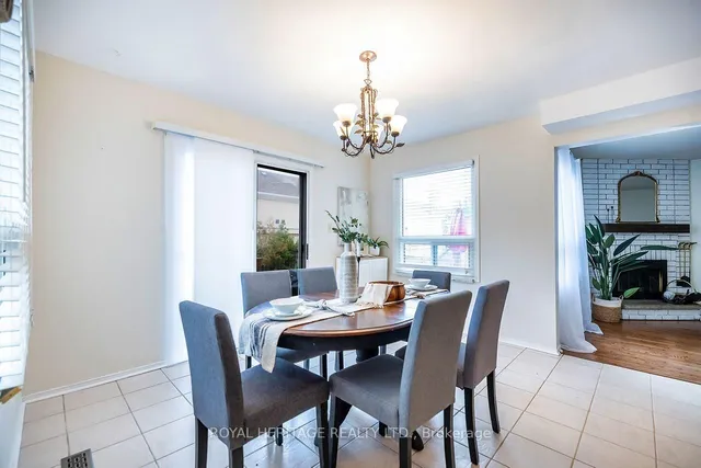 61 Forest Hts St, Whitby 4