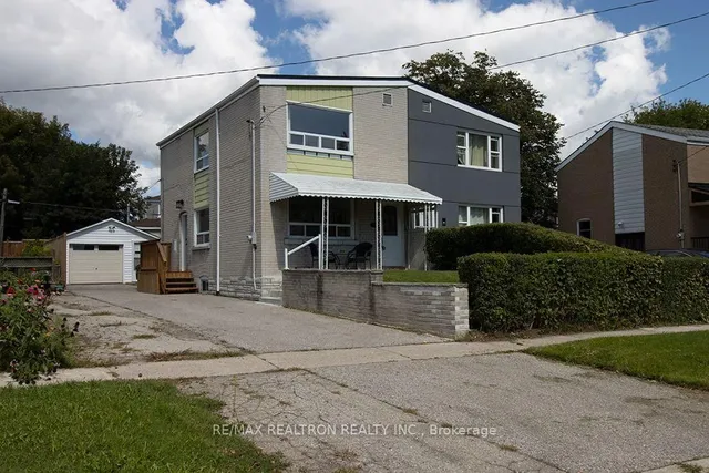 68 Chelwood Rd, Toronto 5